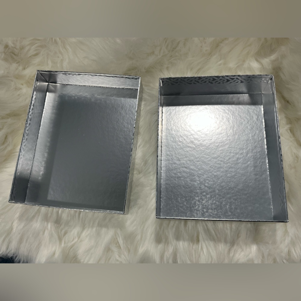 Burberry Gift Box - Picture 4 of 4
